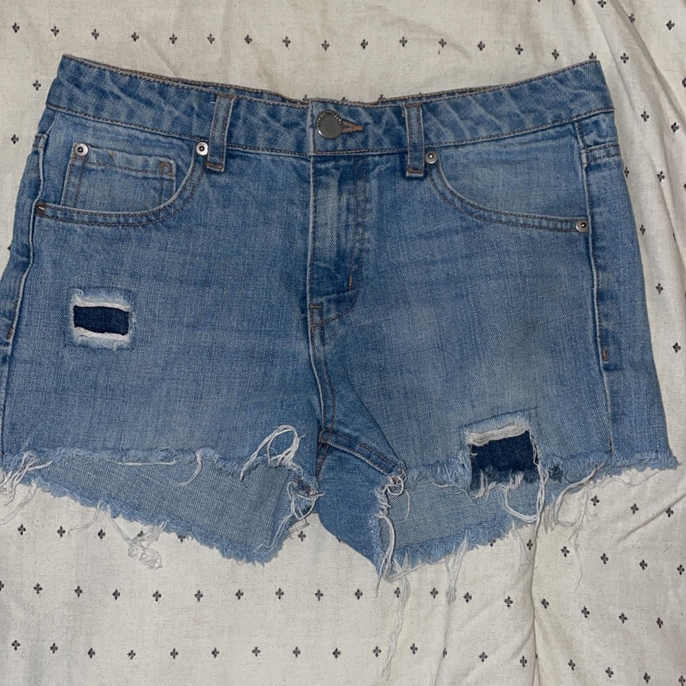 $5 DIY denim shorts. Size: 25